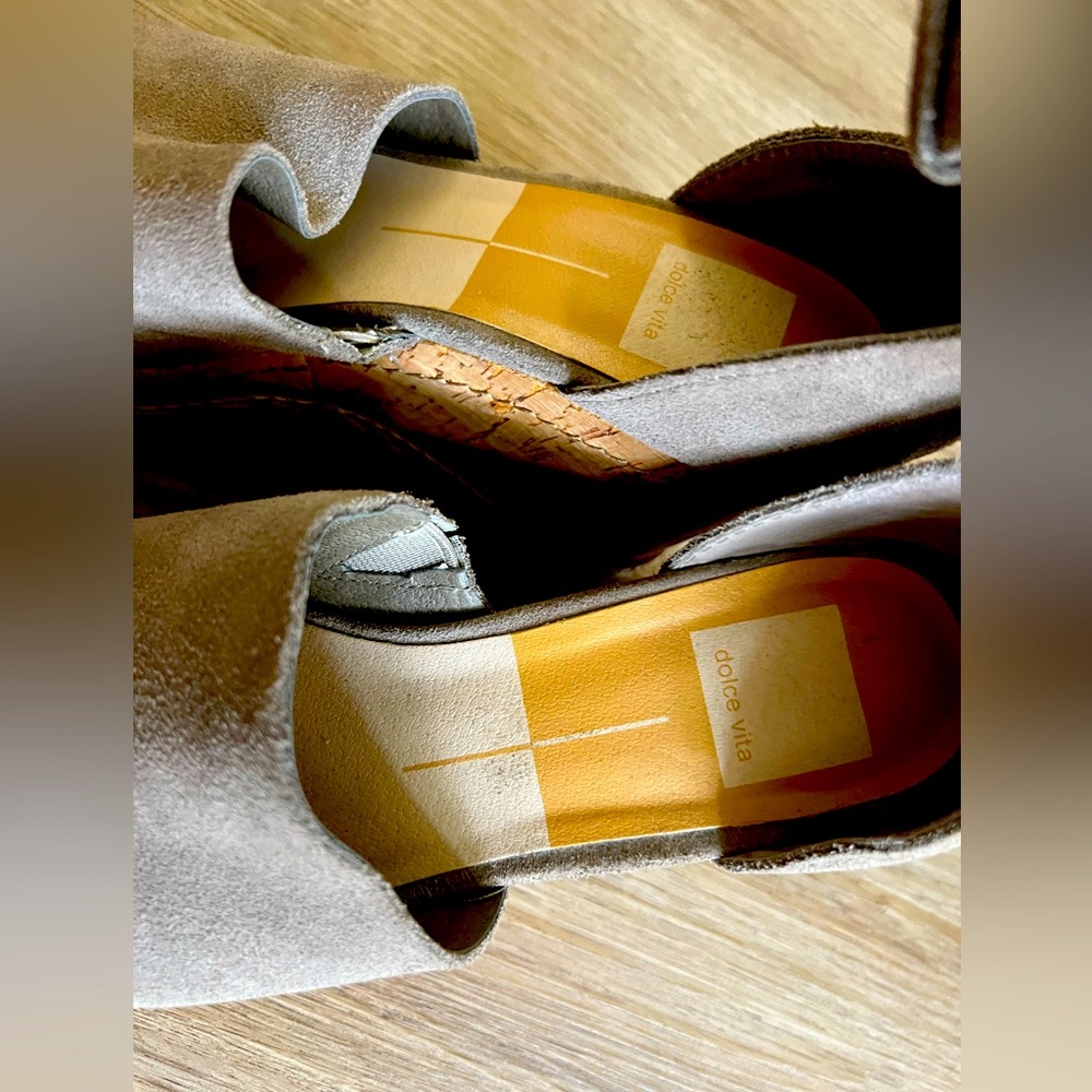 Dolce vita suede nude color sandals